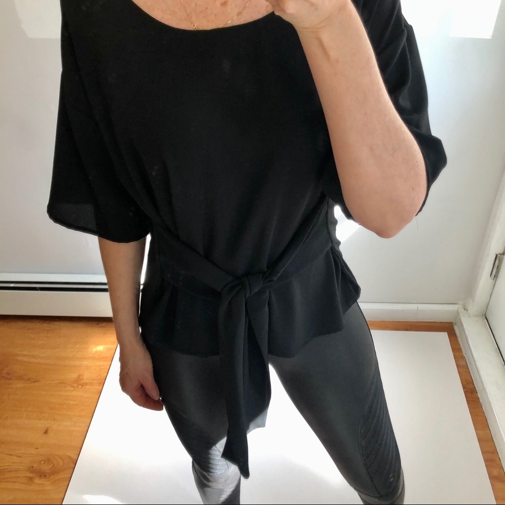 TUA Black top